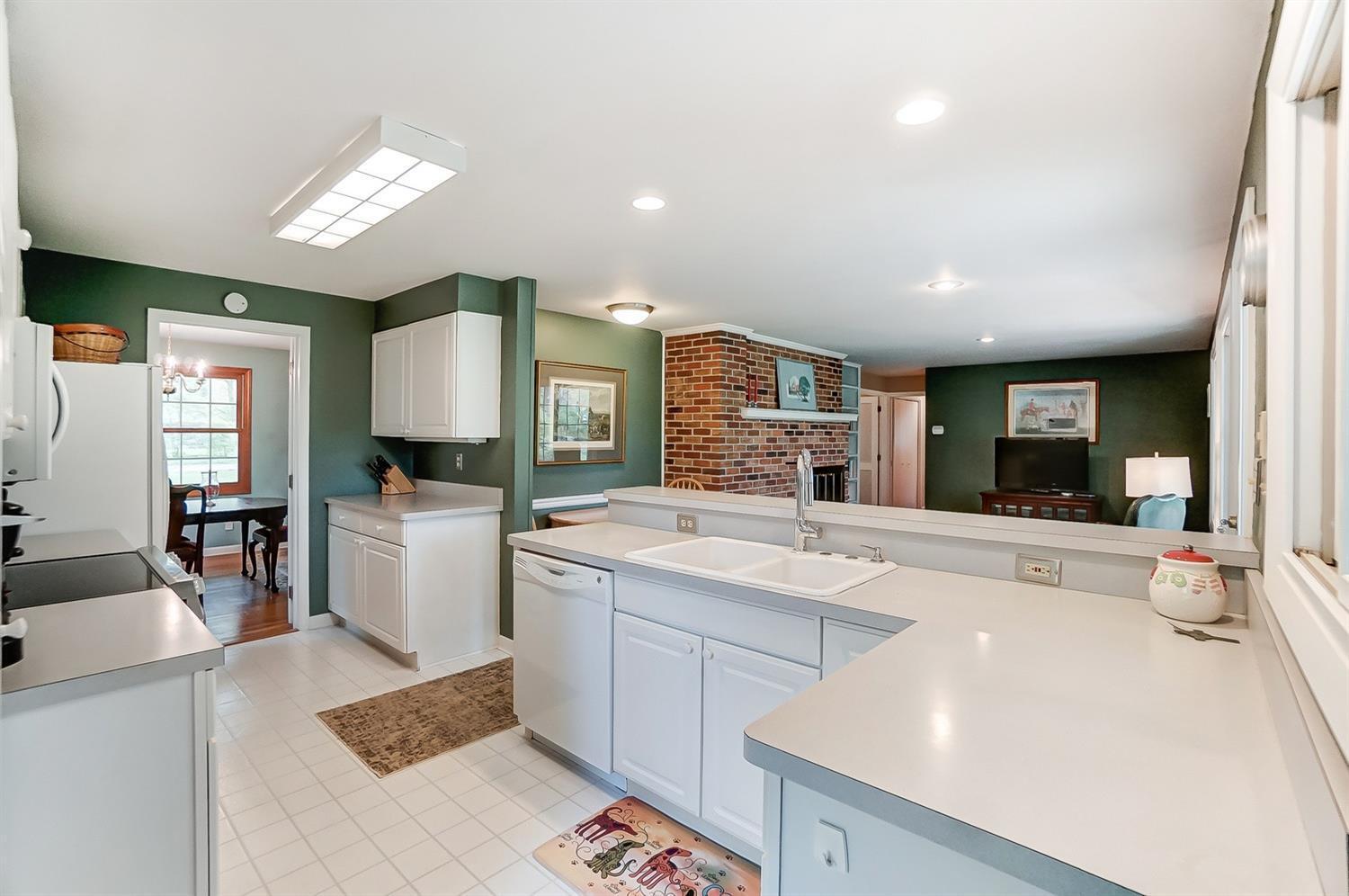 239 Poage Farm Road Wyoming, OH 45215 - Photo 16 of 49