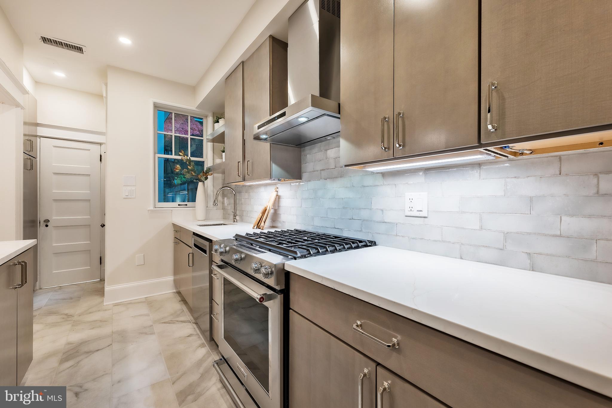 3116 Rodman Street Northwest Washington, DC 20008 - Photo 12 of 34 Gallery Image 12