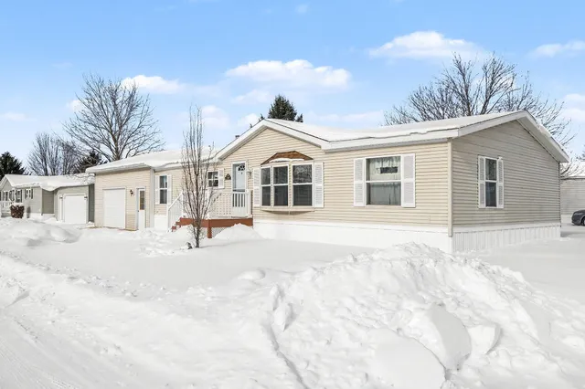 $105,000 | 3567 Hollyfield Drive, Cedar Springs, MI 49319