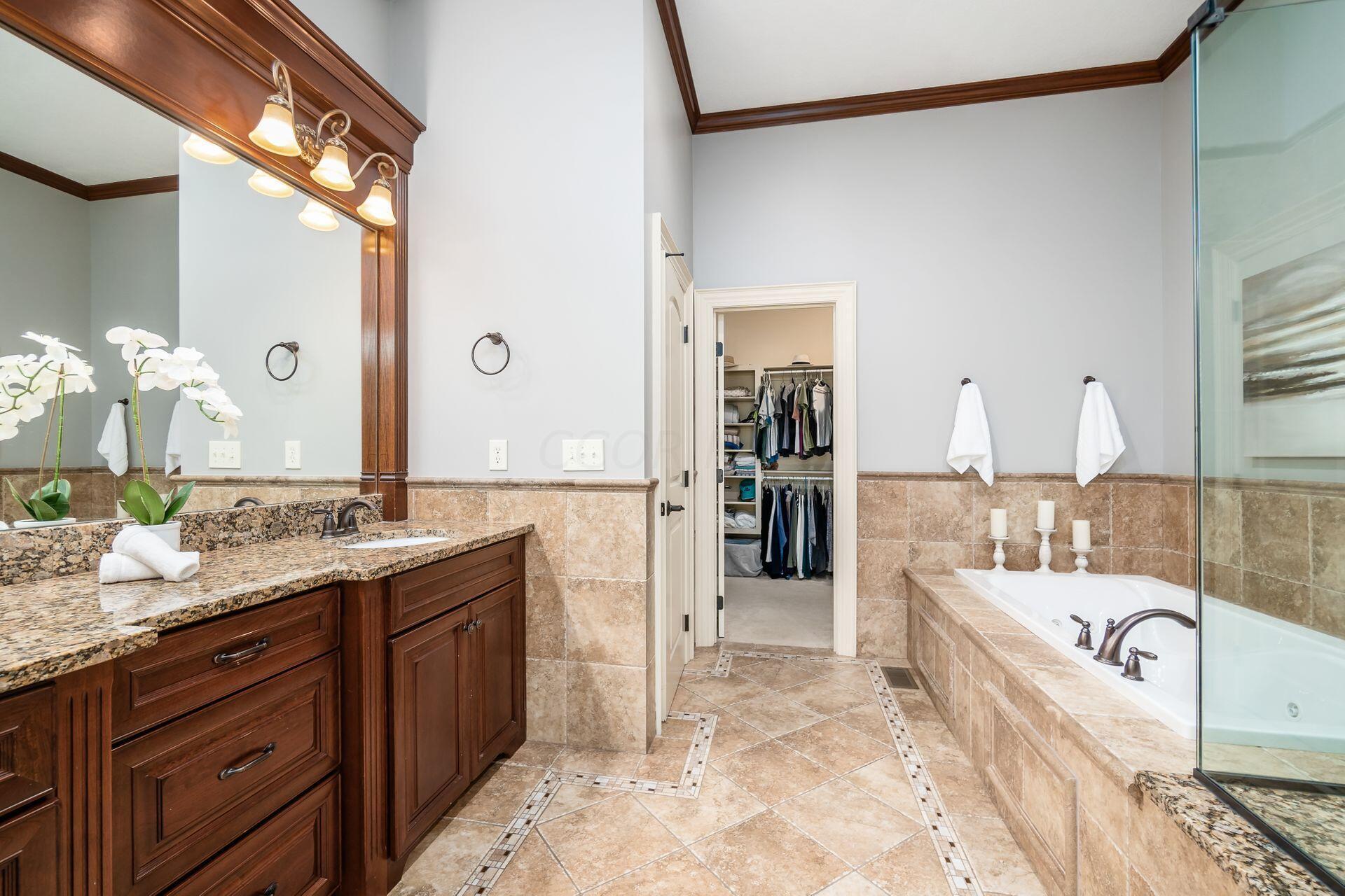 5475 Slater Ridge Westerville, OH 43082 - Photo 34 of 51 Primary Suite Bath