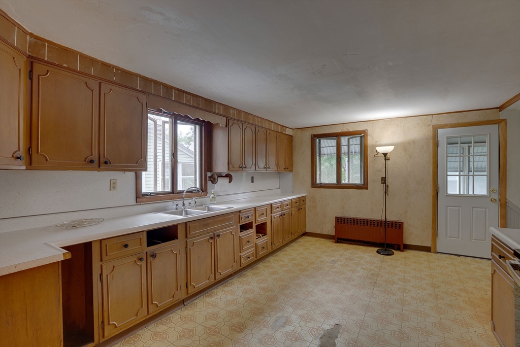 40 Simpson Avenue Somerville, MA 02144 - Photo 25 of 34