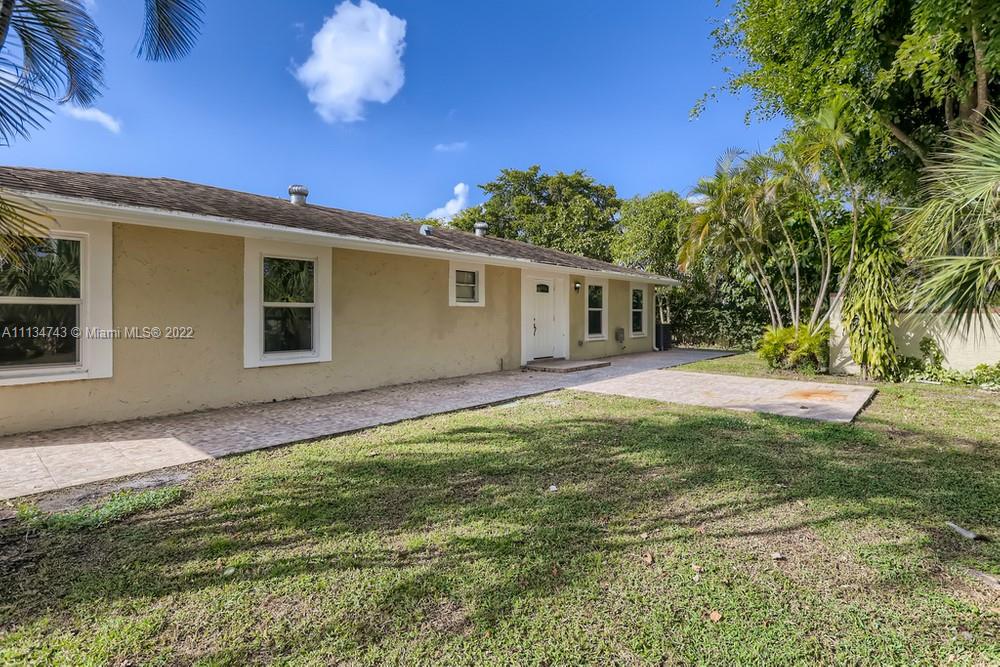 7502 Ace Road North Lake Worth, FL 33467 - Photo 3 of 32 Gallery Image 3