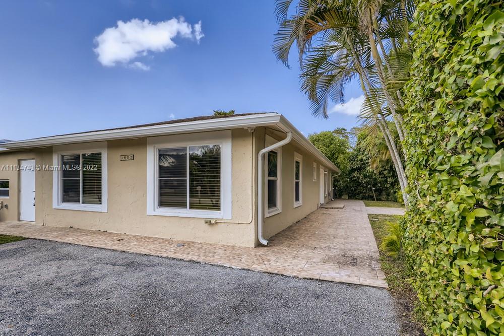 7502 Ace Road North Lake Worth, FL 33467 - Photo 5 of 32 Gallery Image 5