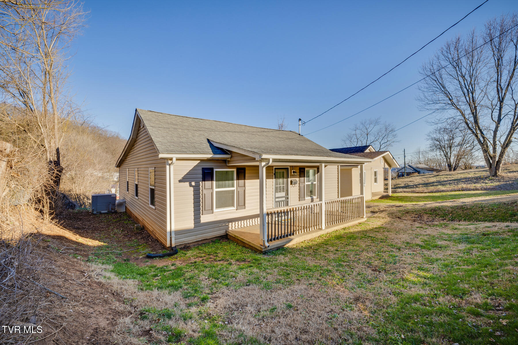 1309 Riverside Avenue Kingsport, TN 37660 - Photo 1 of 25 002
