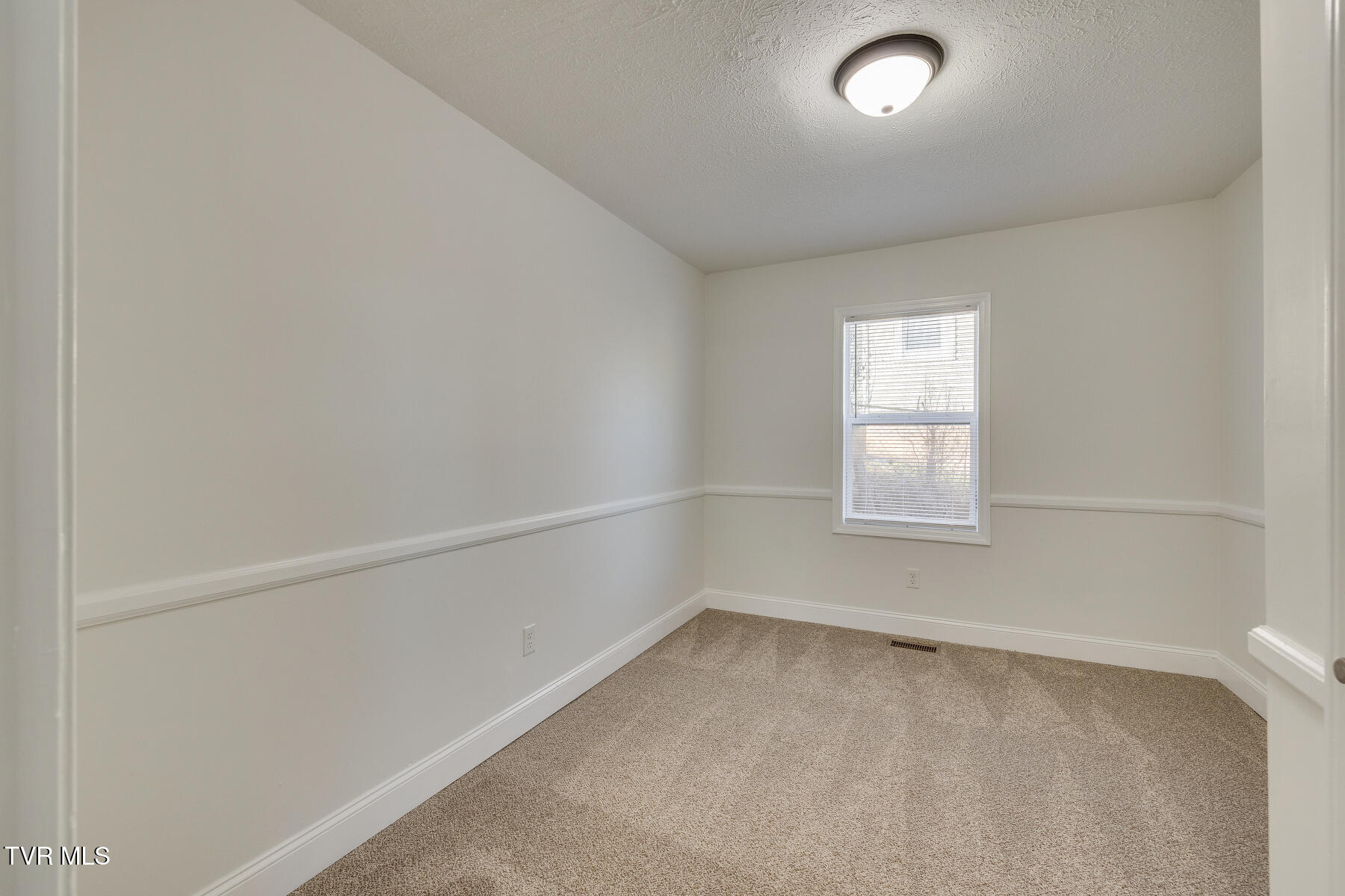 1309 Riverside Avenue Kingsport, TN 37660 - Photo 12 of 25 012