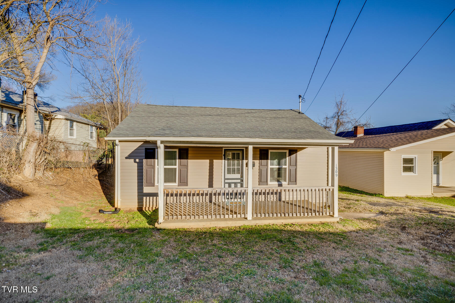 1309 Riverside Avenue Kingsport, TN 37660 - Photo 2 of 25 001