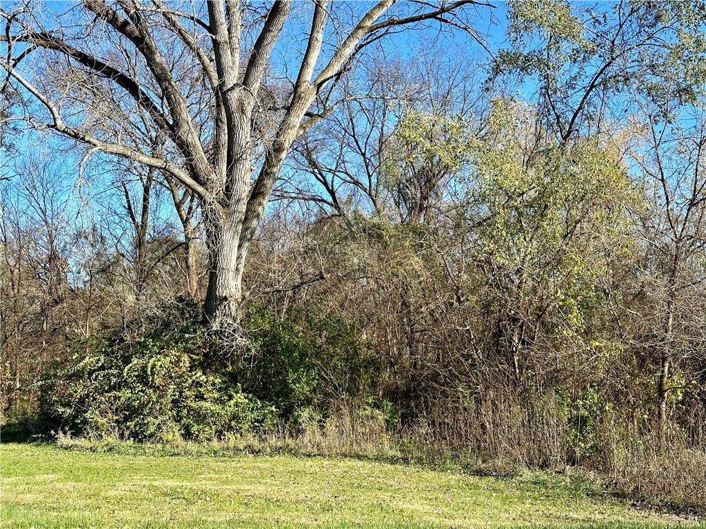 7-8 9 Monument Road Atchison, KS 66002 - Photo 2 of 2