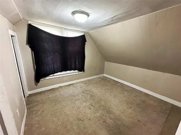 $137,500 | 124 West 3rd Avenue, Garnett, KS 66032