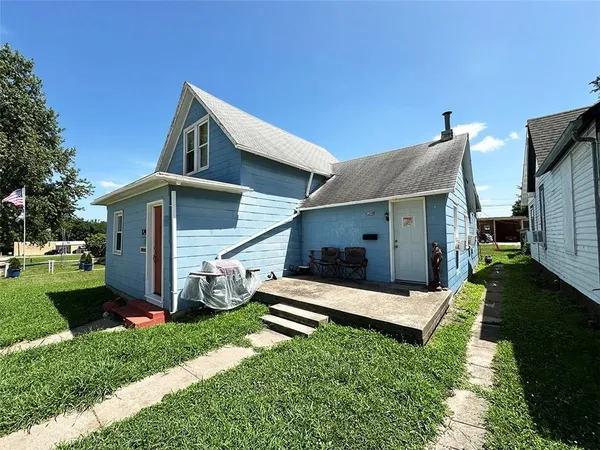 $137,500 | 124 West 3rd Avenue, Garnett, KS 66032