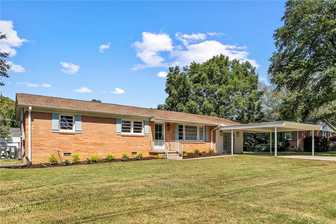 409 Mapleton Drive Greenville, SC 29607 - Photo 2 of 29
