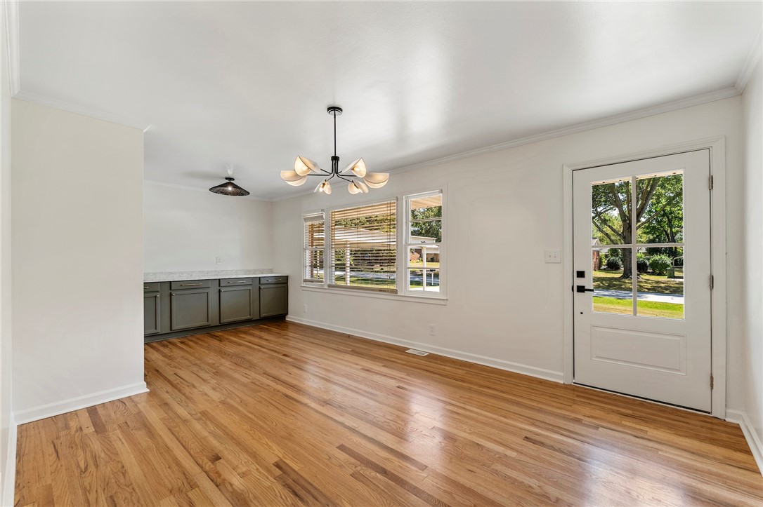 409 Mapleton Drive Greenville, SC 29607 - Photo 4 of 29