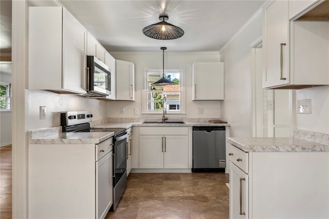 409 Mapleton Drive Greenville, SC 29607 - Photo 6 of 29