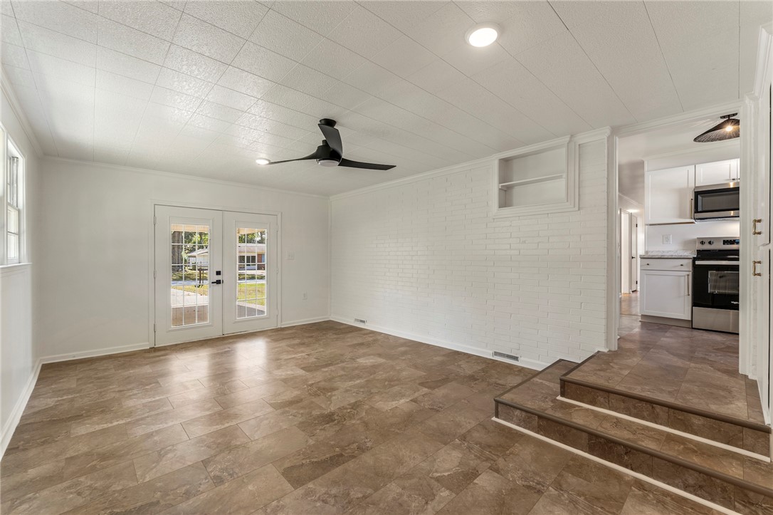 409 Mapleton Drive Greenville, SC 29607 - Photo 10 of 29