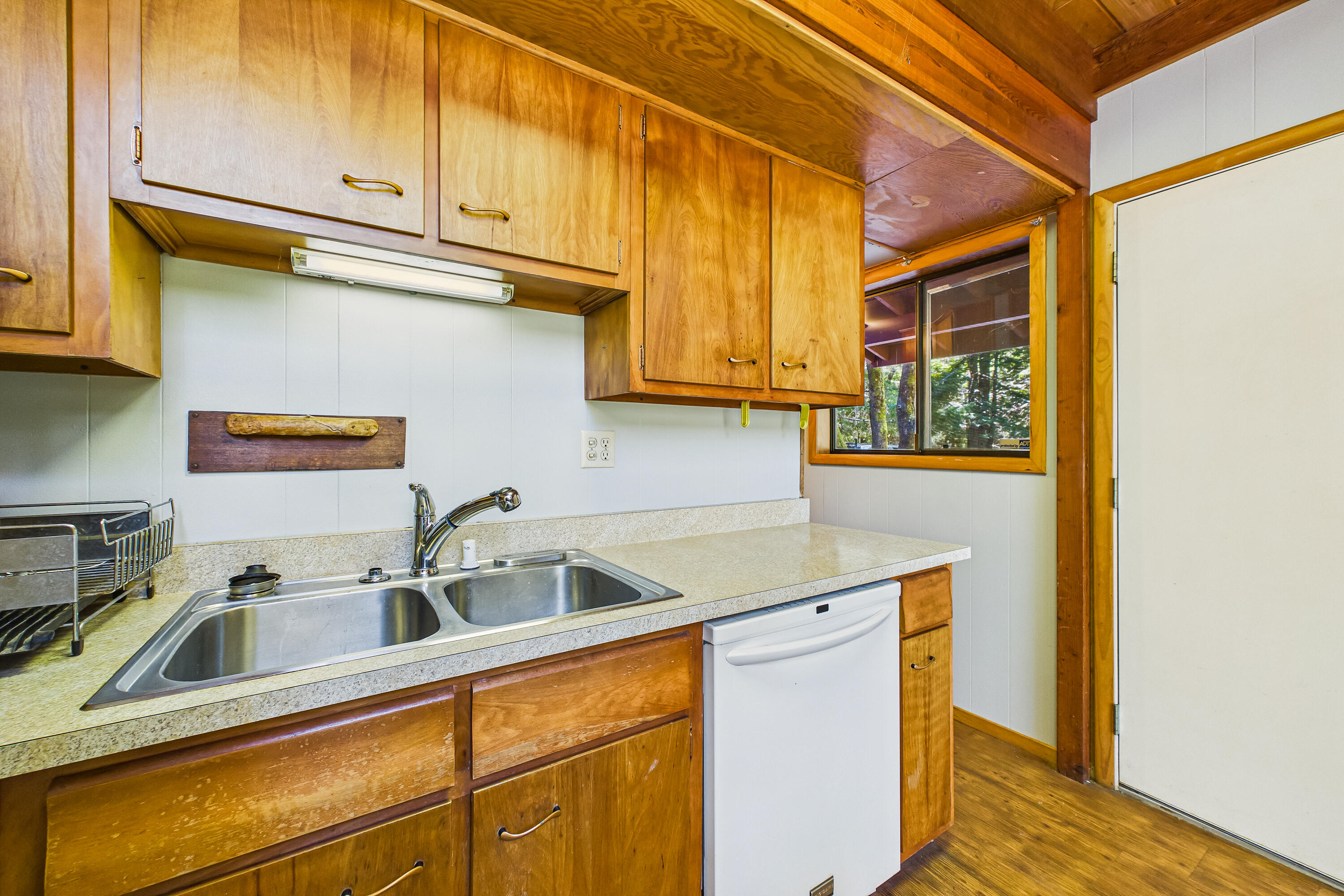 290 Green House Road Whitethorn, CA 95589 - Photo 37 of 73