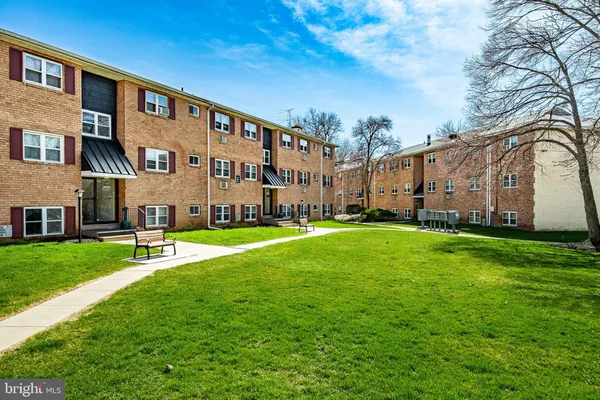 $190,000 | 335 East Lancaster Avenue, Unit E4, Downingtown, PA 19335