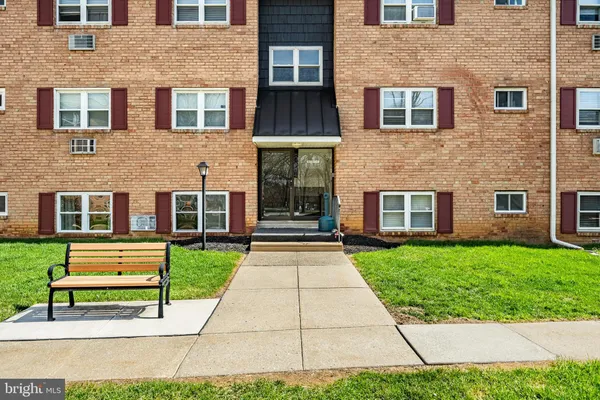 $190,000 | 335 East Lancaster Avenue, Unit E4, Downingtown, PA 19335