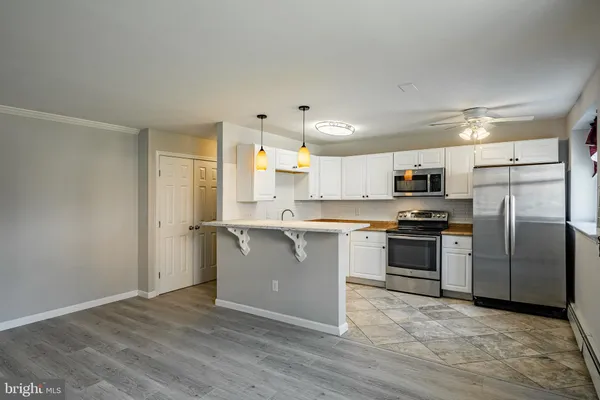 $190,000 | 335 East Lancaster Avenue, Unit E4, Downingtown, PA 19335