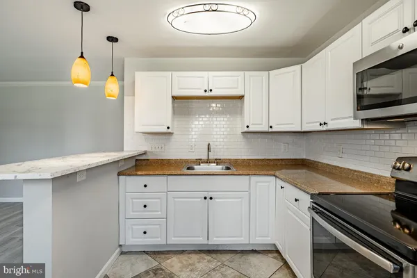 $190,000 | 335 East Lancaster Avenue, Unit E4, Downingtown, PA 19335