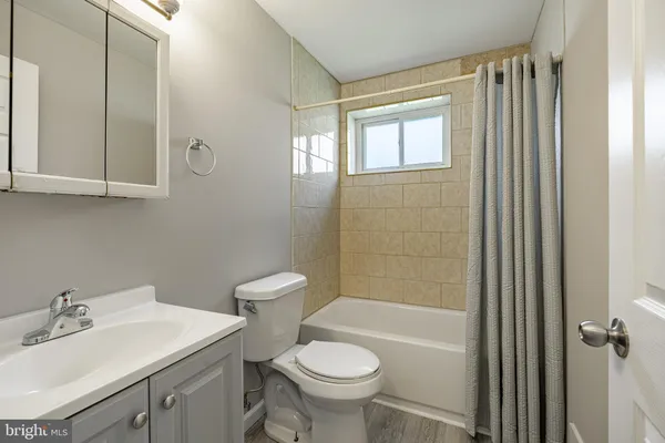 $190,000 | 335 East Lancaster Avenue, Unit E4, Downingtown, PA 19335