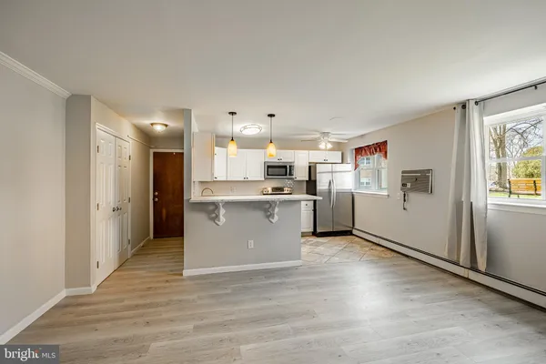 $190,000 | 335 East Lancaster Avenue, Unit E4, Downingtown, PA 19335