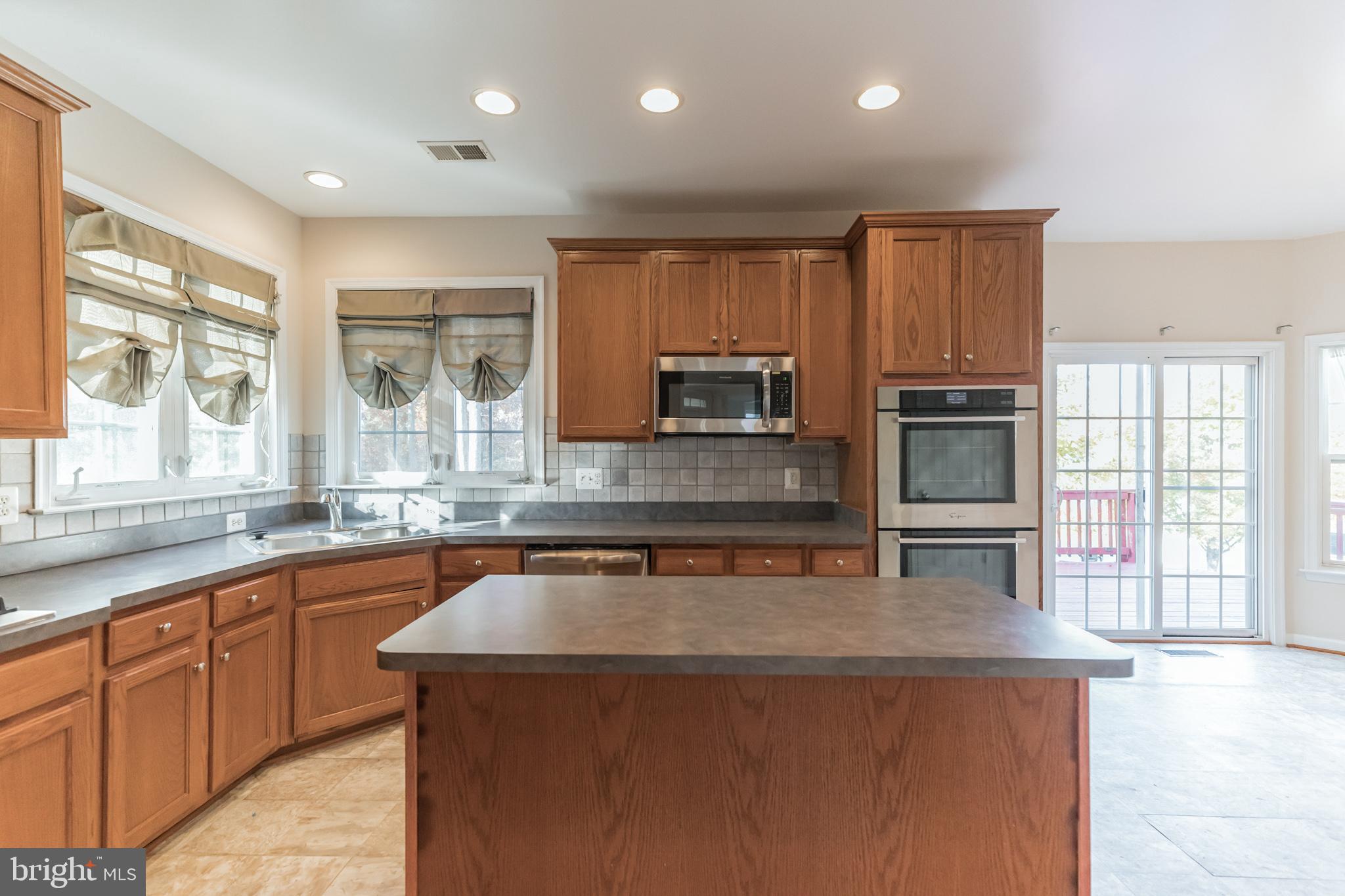 3602 Lions Field Road Triangle, VA 22172 - Photo 18 of 48