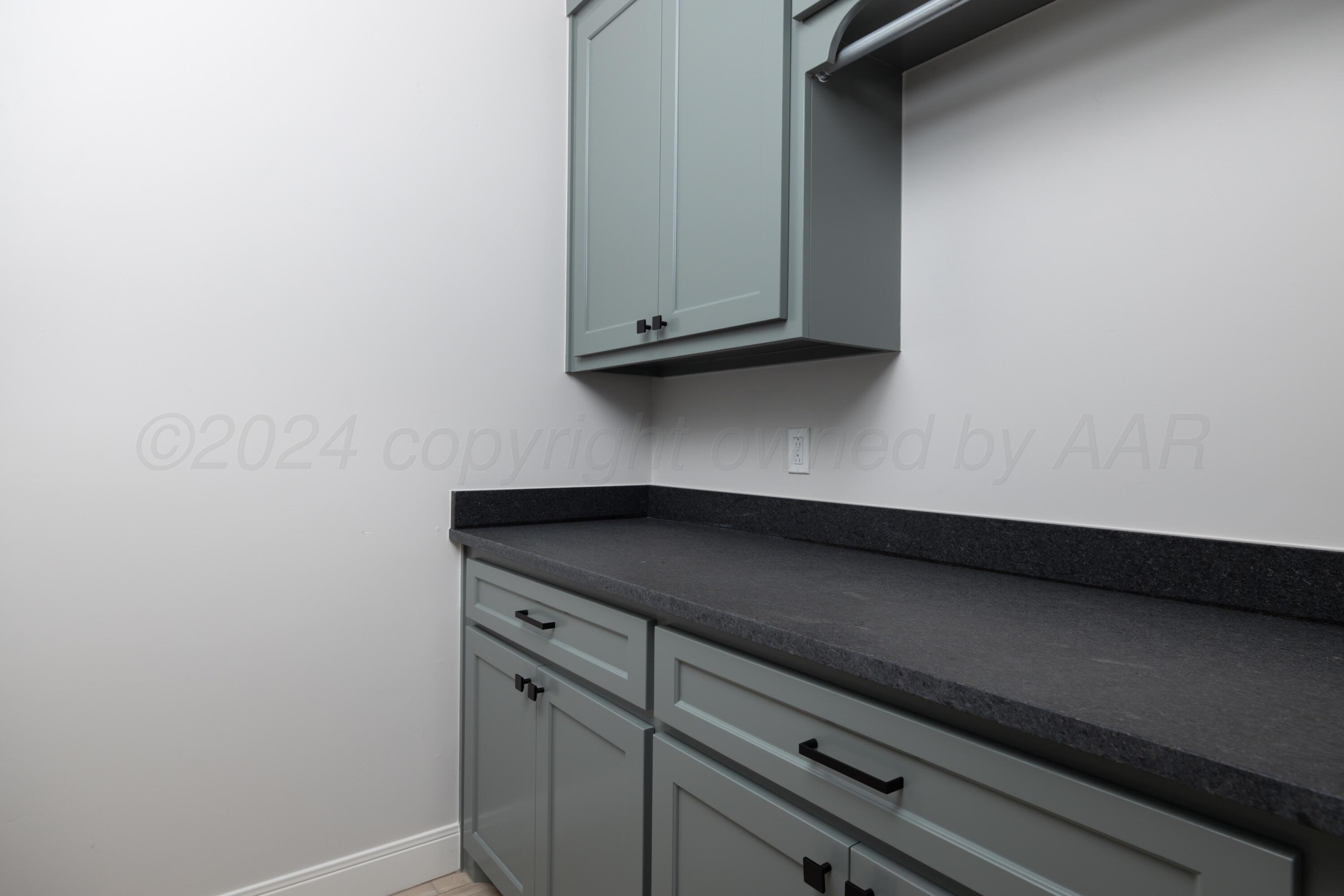 10150 Cactus Flower Road Amarillo, TX 79119 - Photo 21 of 47 a close view of cabinet