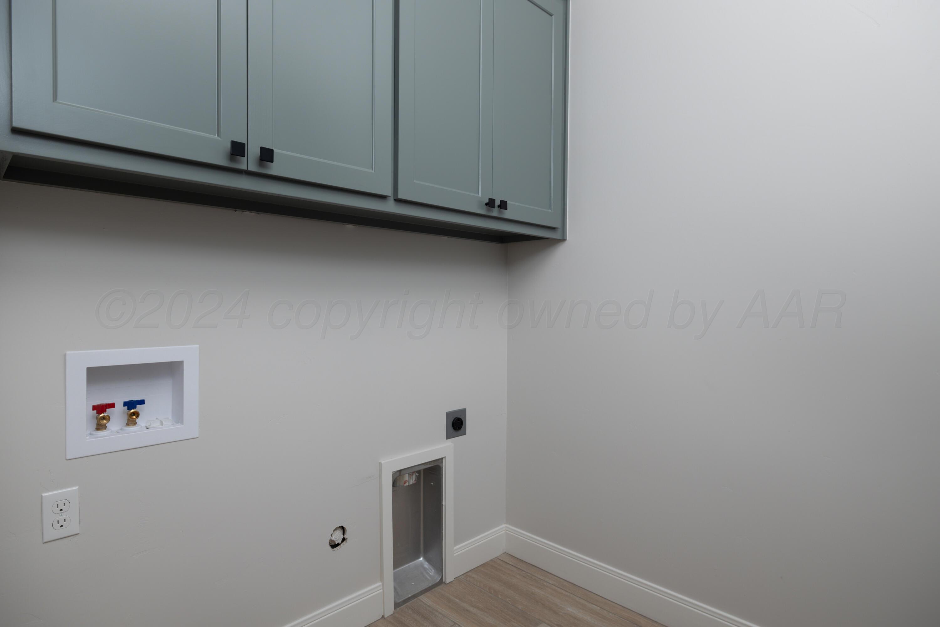 10150 Cactus Flower Road Amarillo, TX 79119 - Photo 22 of 47 a view of cabinets