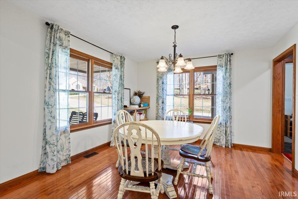 438 Smith Road Mitchell, IN 47446 - Photo 4 of 36