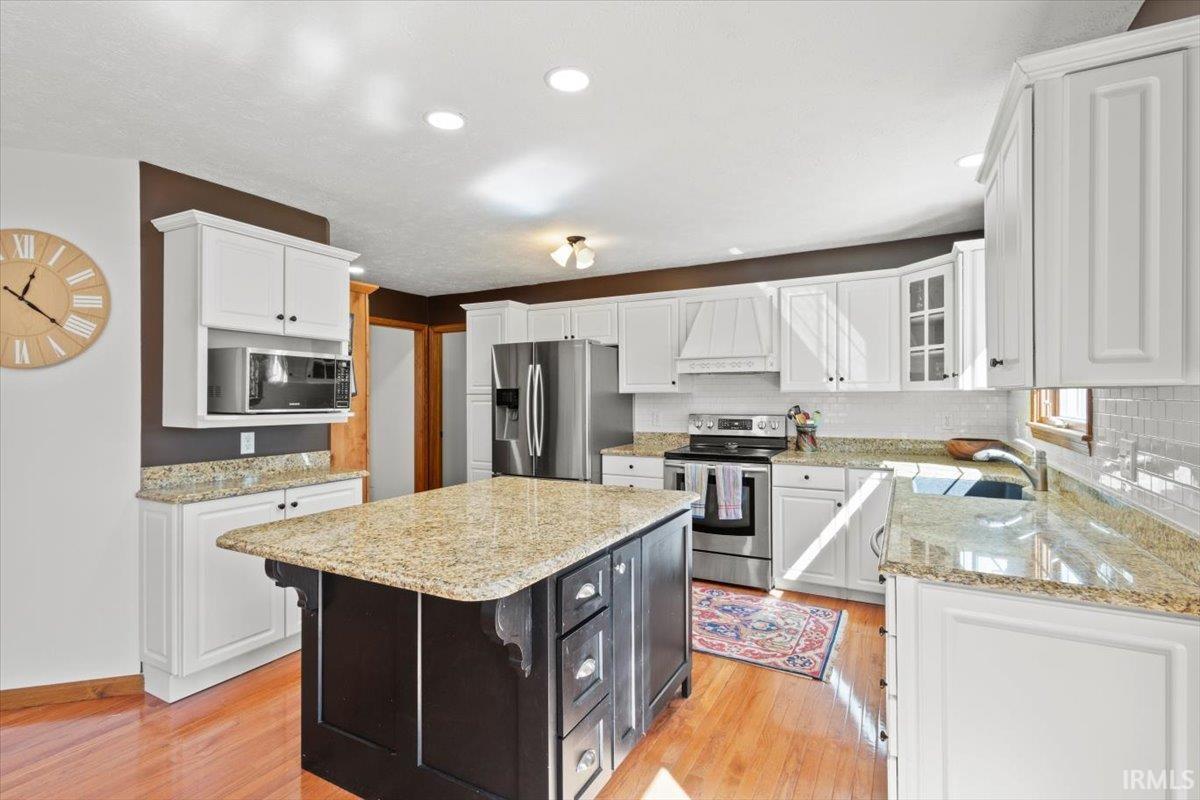 438 Smith Road Mitchell, IN 47446 - Photo 7 of 36
