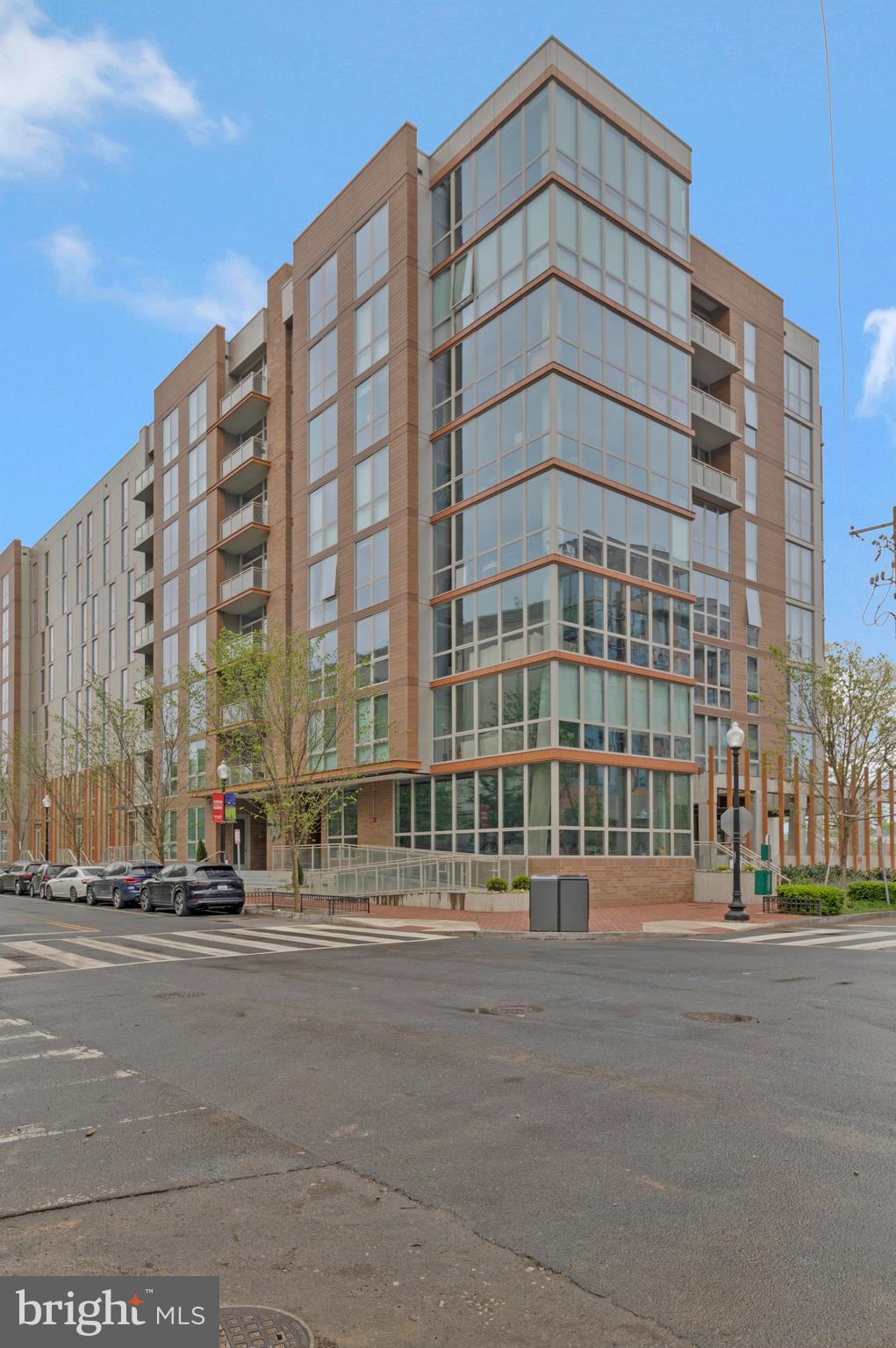 88 V Street Southwest, Unit 807 Washington, DC 20024 - Photo 3 of 57 a front view of a building