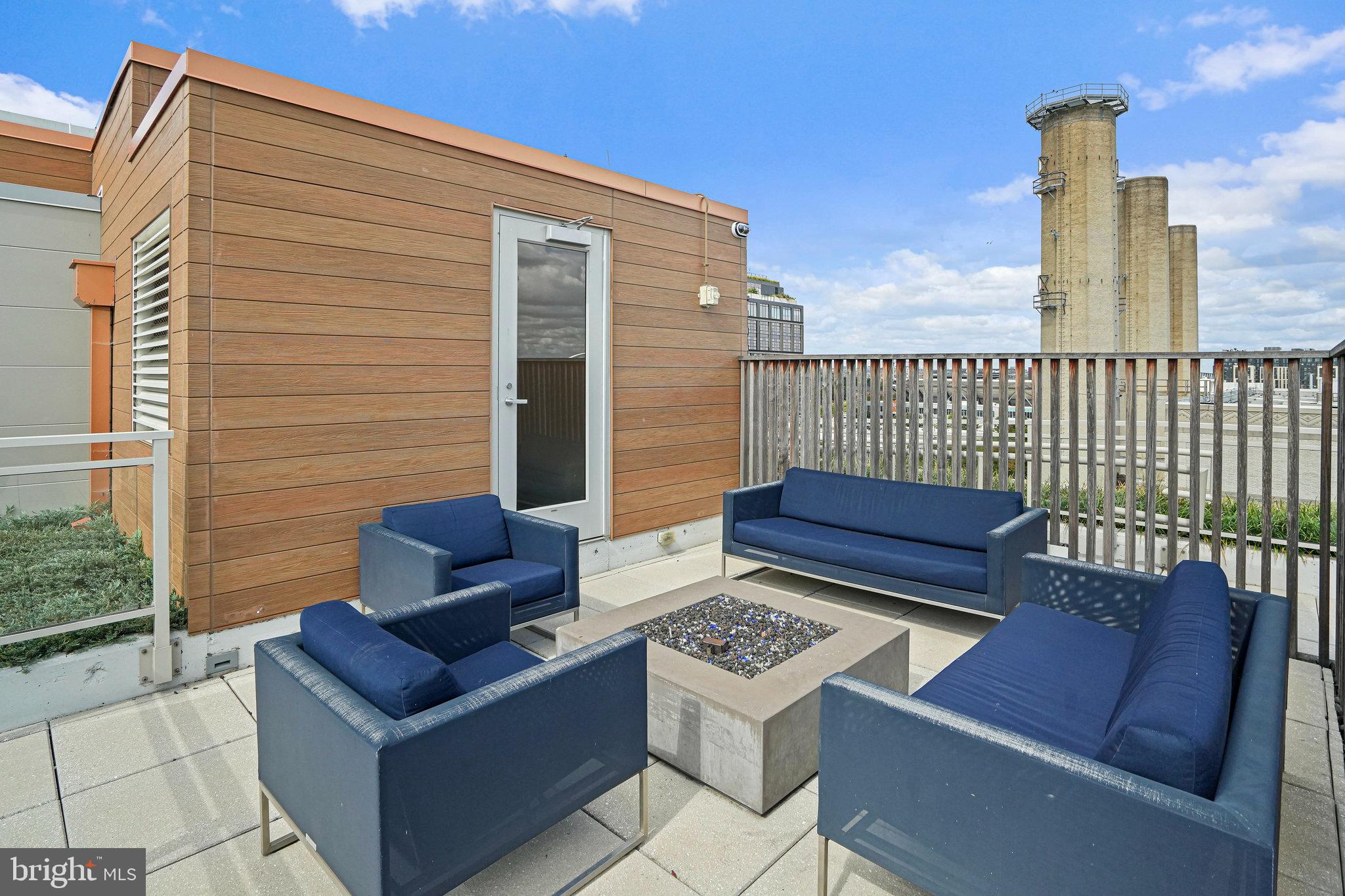 88 V Street Southwest, Unit 807 Washington, DC 20024 - Photo 34 of 57 a view of a bench in the deck