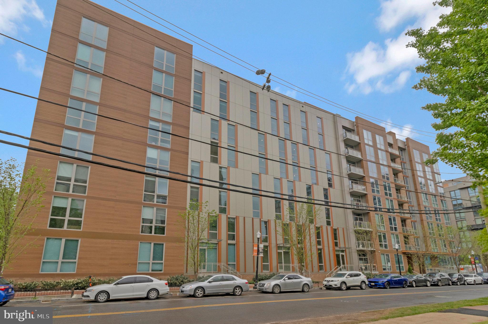 88 V Street Southwest, Unit 807 Washington, DC 20024 - Photo 4 of 57 a front view of a building