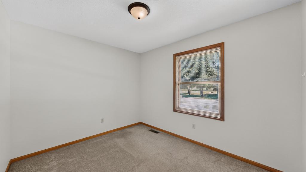 3704 Strathmore Lane Southeast Rochester, MN 55904 - Photo 23 of 37