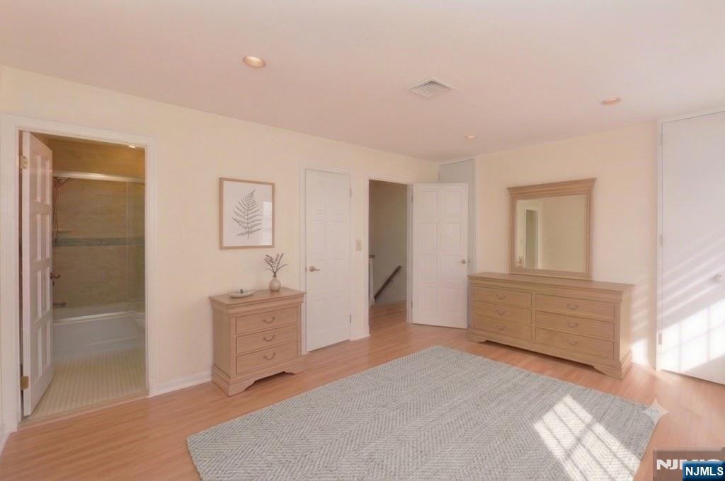 140 Bellair Road, Unit Q Ridgewood, NJ 07450 - Photo 14 of 28 Gallery Image 14