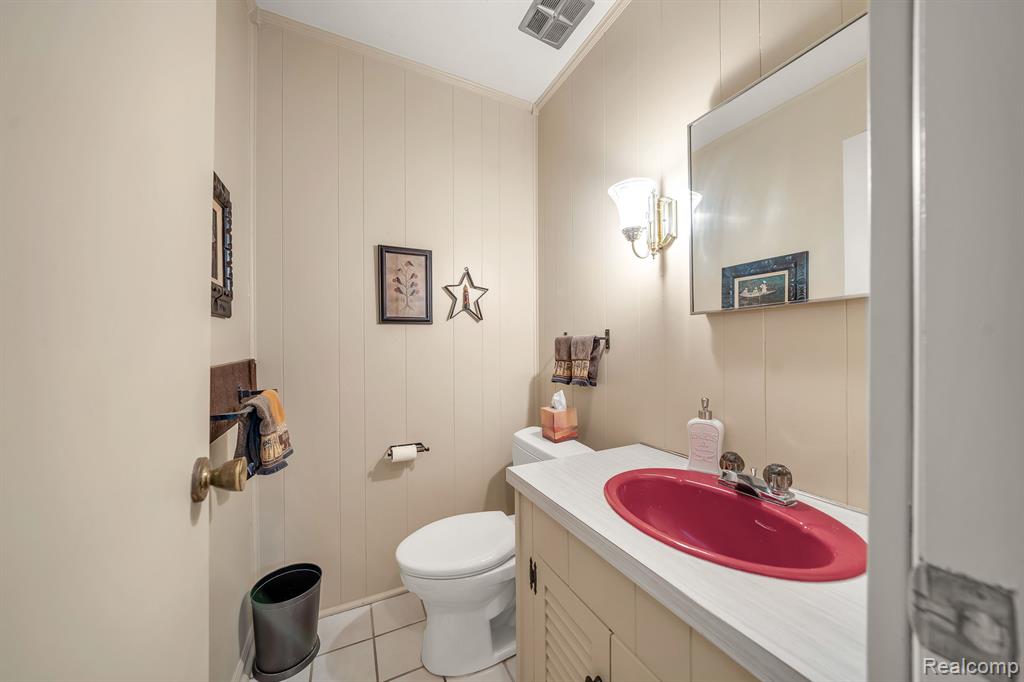 29958 Barwell Road Farmington Hills, MI 48334 - Photo 27 of 48