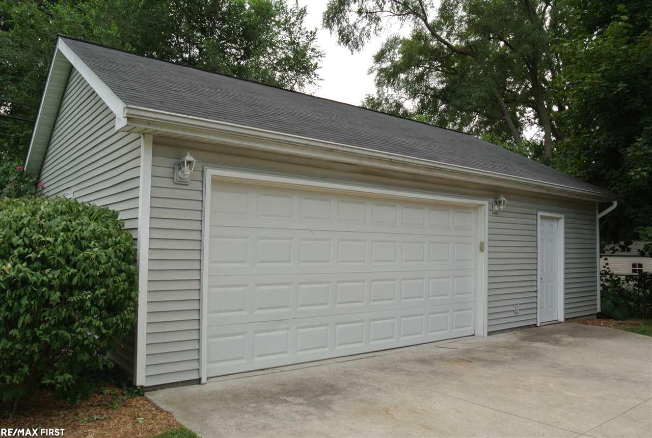 685 Columbia Road Berkley, MI 48072 - Photo 6 of 42