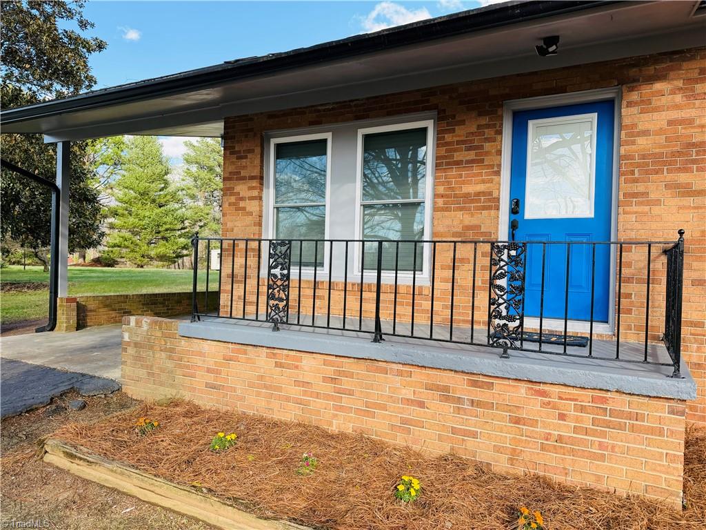 1389 McCoy Road Reidsville, NC 27320 - Photo 4 of 47 Gallery Image 4