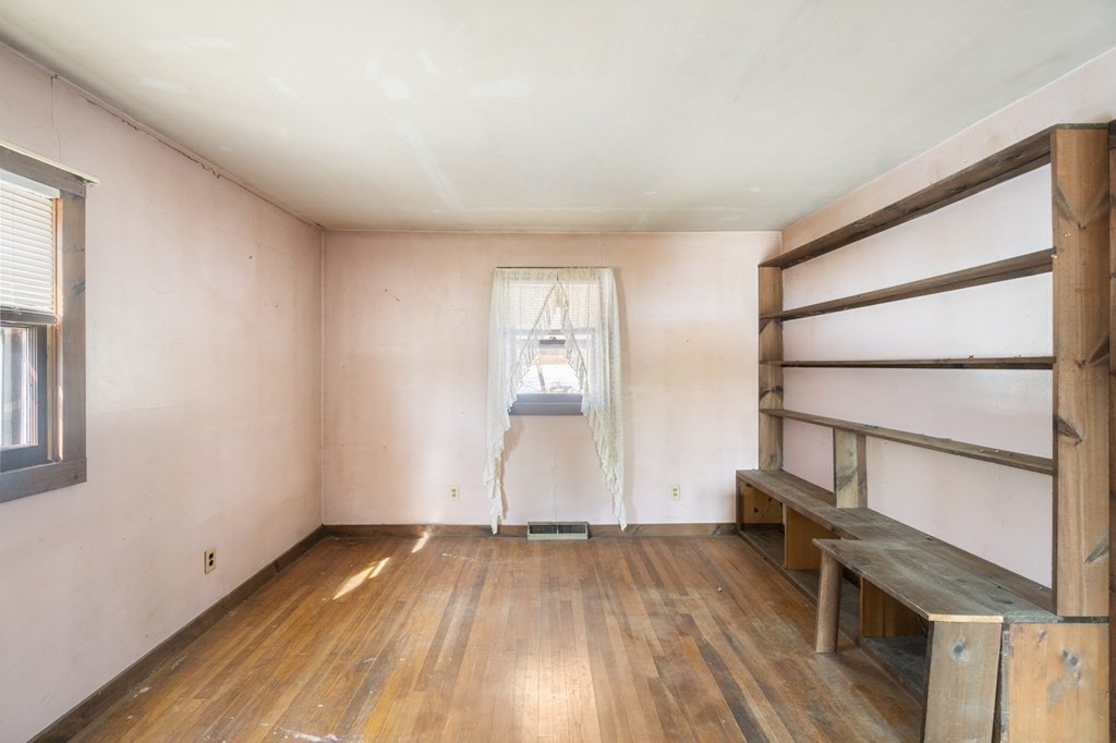 53 Bushnell Road Sturbridge, MA 01566 - Photo 13 of 26