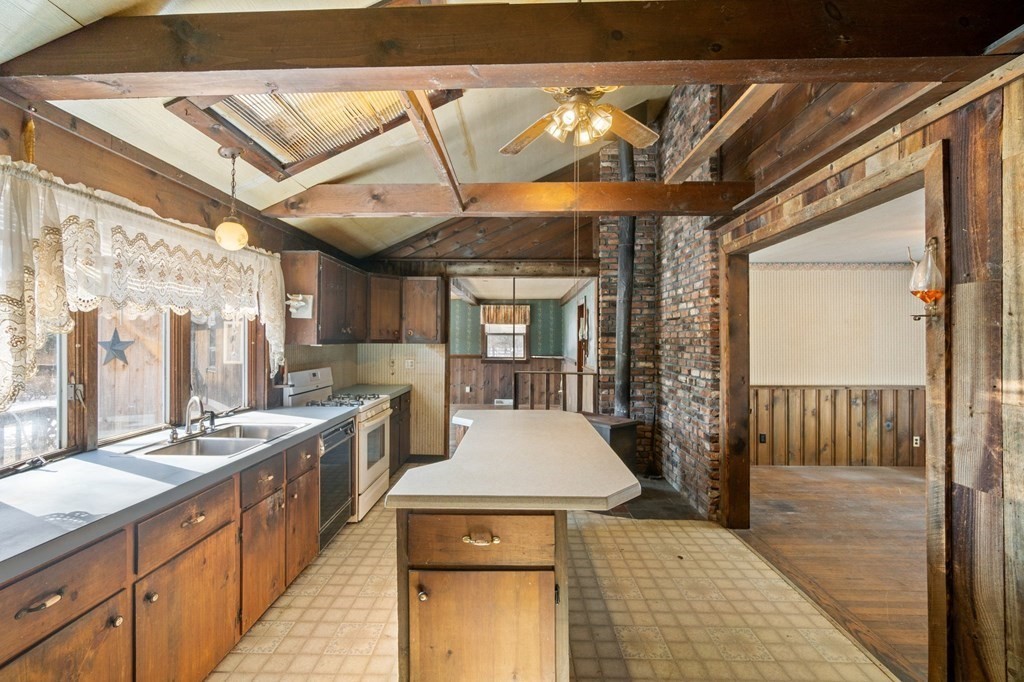53 Bushnell Road Sturbridge, MA 01566 - Photo 10 of 26