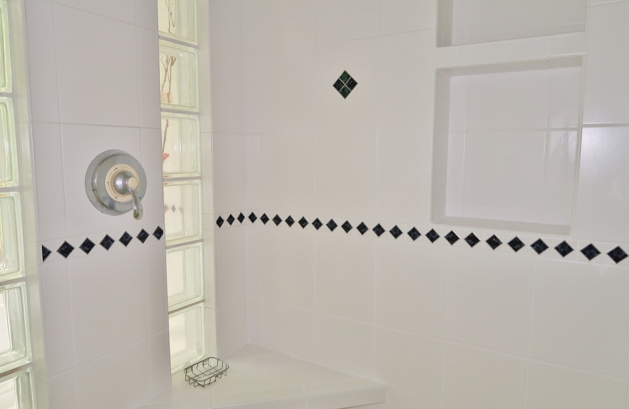 8607 South Lakeview Road Traverse City, MI 49684 - Photo 34 of 59 1847876-33.JPG