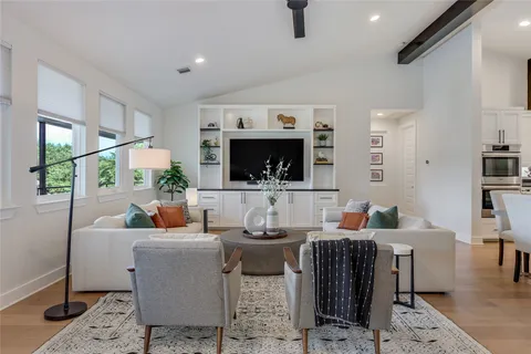 $998,000 | 432 Venture Boulevard South, Point Venture, TX 78645