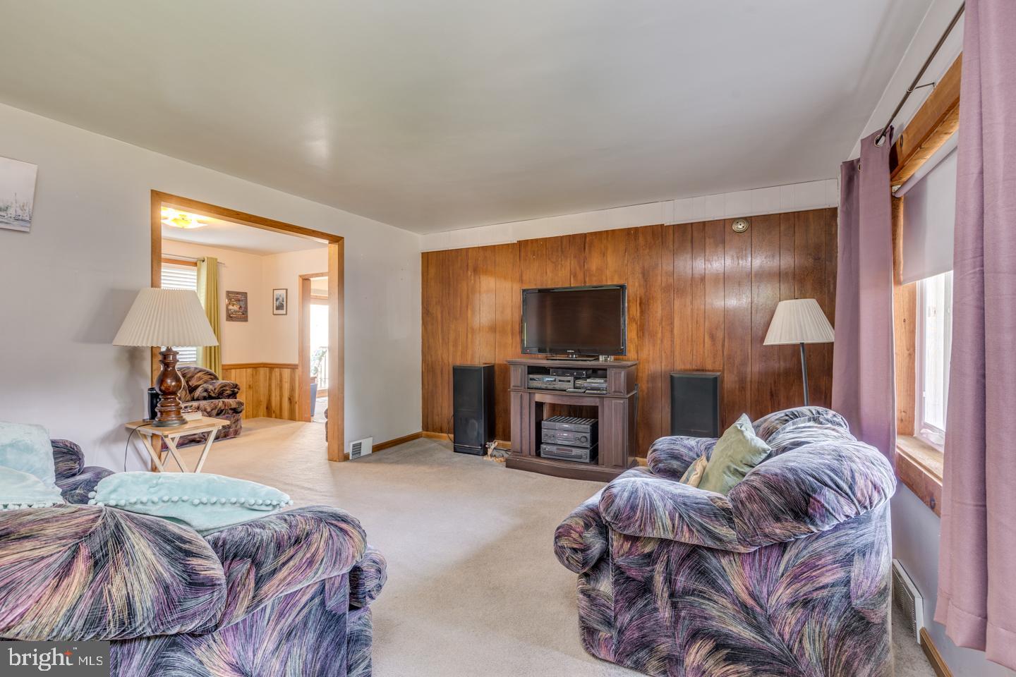 244 Spruce Avenue Maple Shade, NJ 08052 - Photo 7 of 39