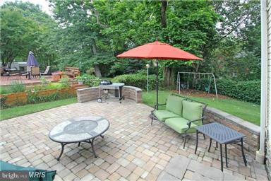 9612 Clearview Place Silver Spring, MD 20901 - Photo 15 of 19 Exterior (Rear)