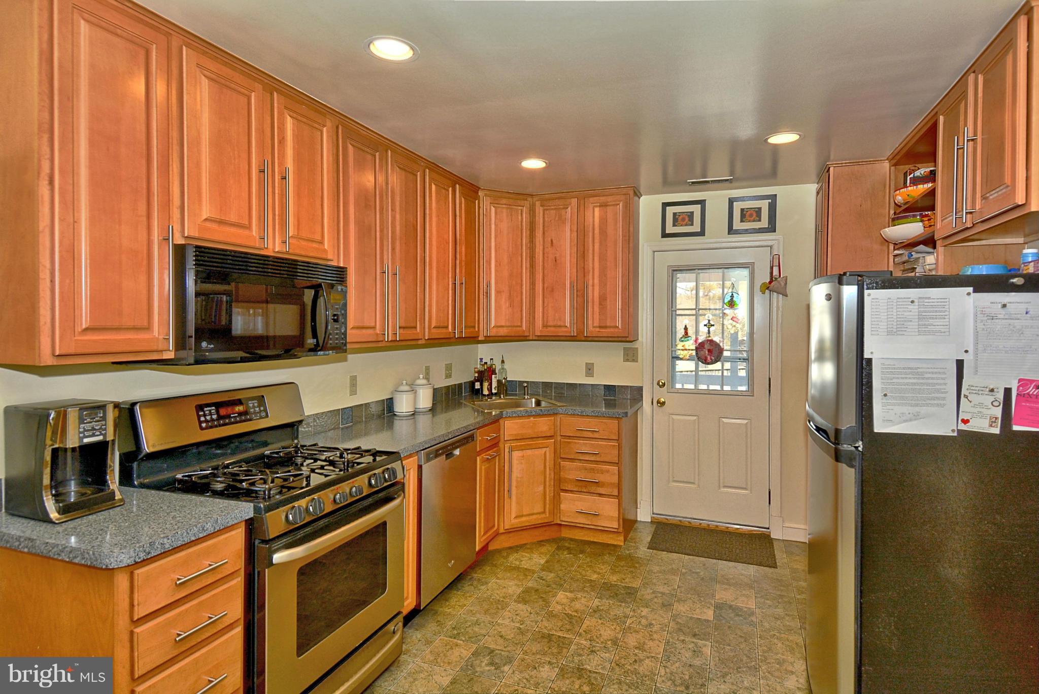 9612 Clearview Place Silver Spring, MD 20901 - Photo 7 of 19 Kitchen