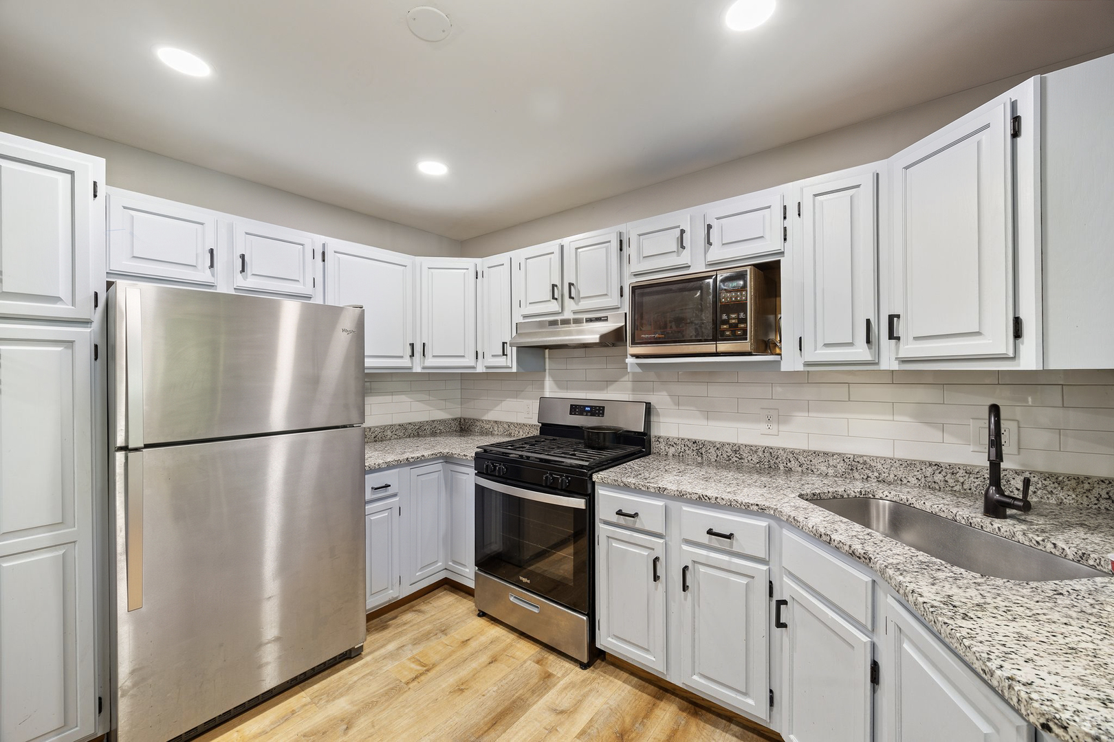 3242 Roesner Drive Markham, IL 60428 - Photo 4 of 16