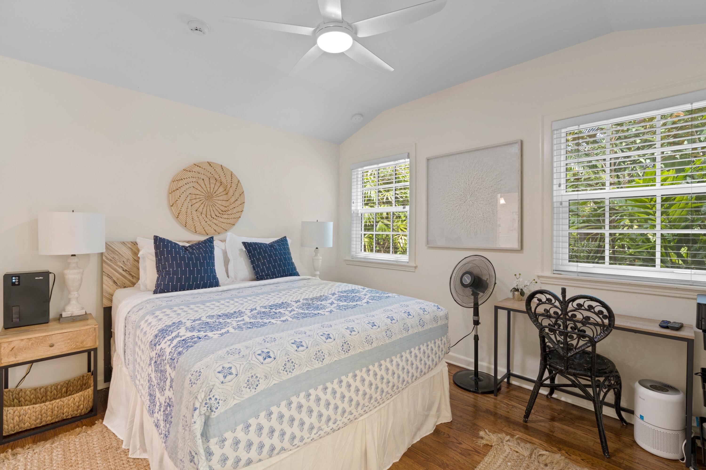 733 Sunset Road West Palm Beach, FL 33401 - Photo 21 of 32 Guest Suite Bedroom