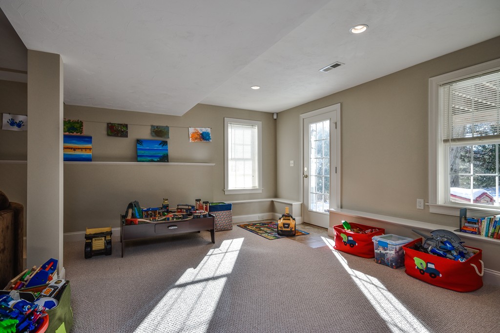 4 Breton Road Upton, MA 01568 - Photo 26 of 30 Gallery Image 26