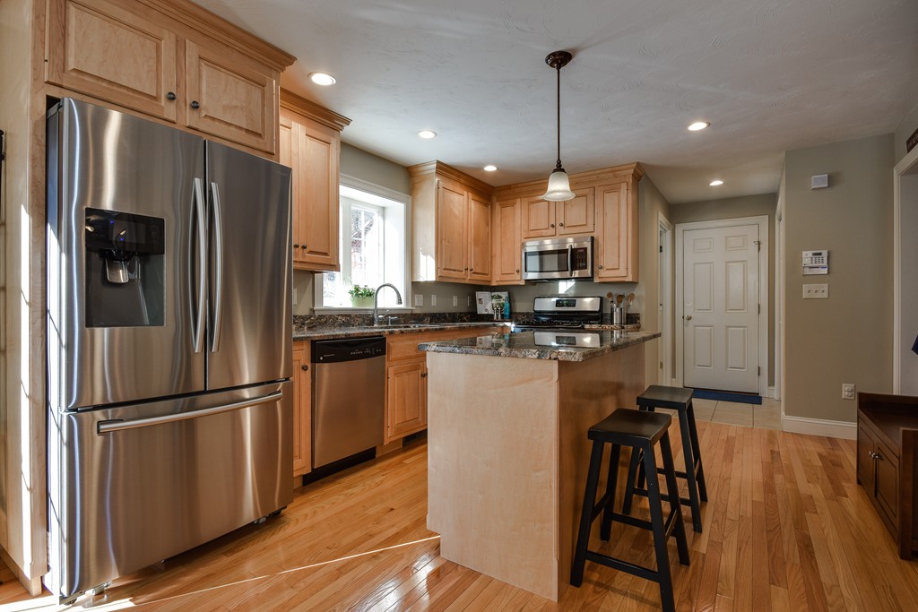 4 Breton Road Upton, MA 01568 - Photo 4 of 30 Gallery Image 4