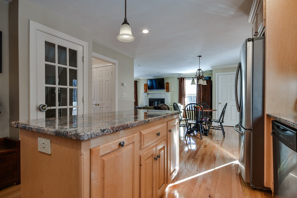 4 Breton Road Upton, MA 01568 - Photo 7 of 30 Gallery Image 7