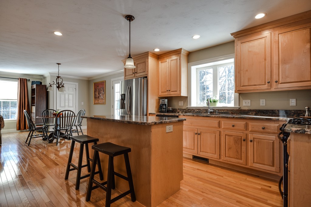 4 Breton Road Upton, MA 01568 - Photo 8 of 30 Gallery Image 8
